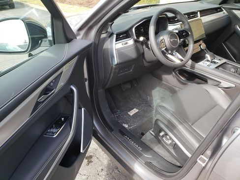 New 2026 Jaguar F-PACE R-Dynamic S image 19