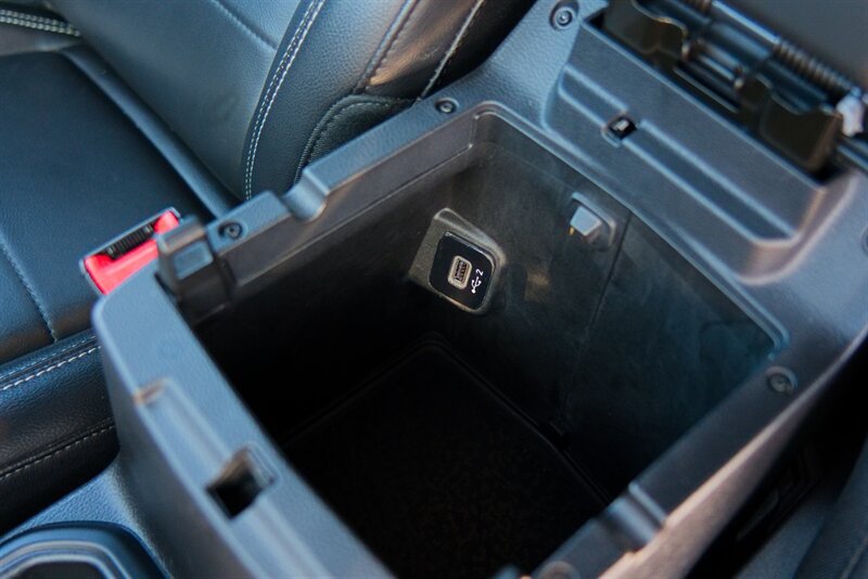 Used 2019 Jeep Wrangler Unlimited Sahara AWD/4WD image 40