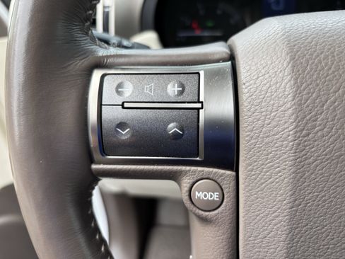 Used 2017 Lexus GX 460 Luxury w/ Sport Design Package image 19