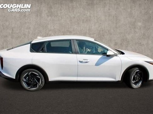 New 2025 Kia K4 EX image 1