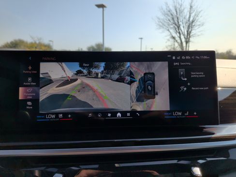 Certified 2024 BMW X5 xDrive40i w/ Premium Package image 18