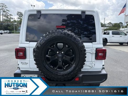 Used 2019 Jeep Wrangler Unlimited Sahara w/ Quick Order Package 24M Moab AWD/4WD image 7