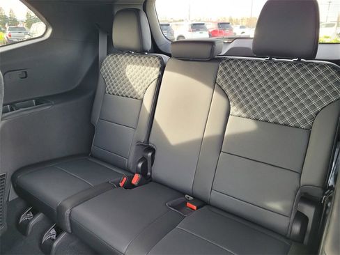 New 2026 GMC Acadia Denali w/ Super Cruise Package image 9