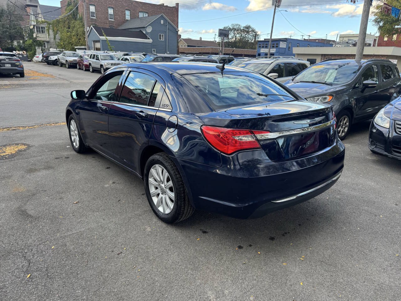 Used 2013 Chrysler 200 Touring FWD image 9
