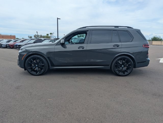 Used 2026 BMW X7 xDrive40i w/ M Sport Package AWD/4WD image 9