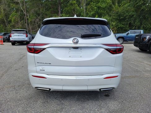 Used 2021 Buick Enclave Avenir w/ Avenir Technology Package FWD image 8