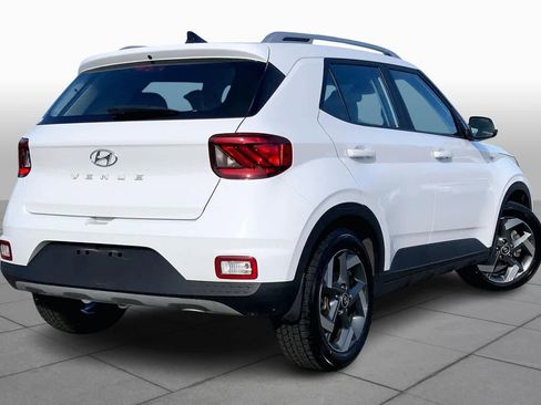 Used 2022 Hyundai Venue SEL image 12