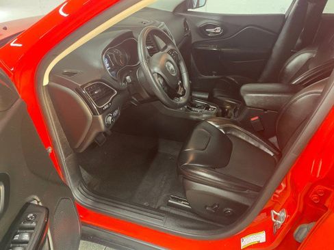 Used 2021 Jeep Cherokee Latitude Plus w/ Sun & Sound Group image 10