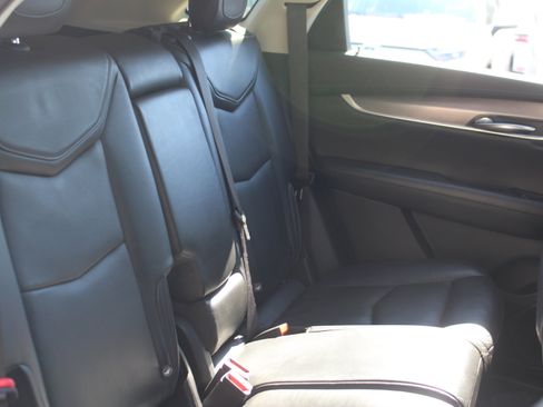 Used 2019 Cadillac XT5 Luxury w/ Advanced Security Package image 34