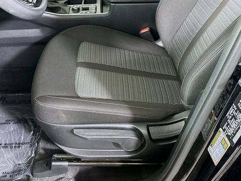 Certified 2025 Kia Sorento LX FWD image 24
