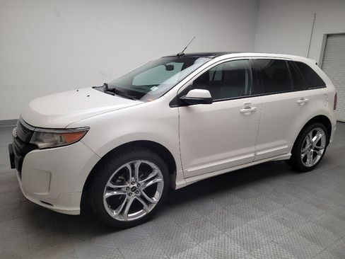 Used 2013 Ford Edge Sport w/ Driver Entry Pkg image 2