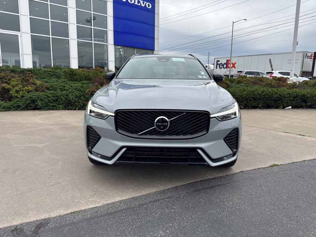 Used 2027 Volvo XC60 B5 Plus AWD/4WD image 2