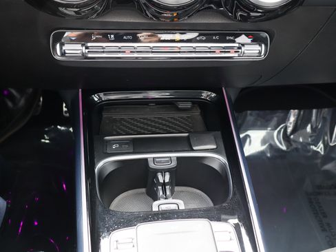 Used 2020 Mercedes-Benz GLB 250 4MATIC w/ AMG Line image 42