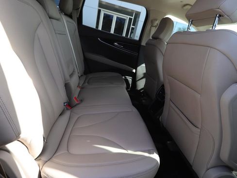 Used 2023 Lincoln Nautilus AWD image 23