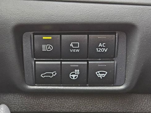 Used 2021 Toyota Highlander Limited image 24