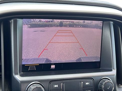 Used 2020 GMC Canyon SLE w/ Elevation Edition RWD image 17