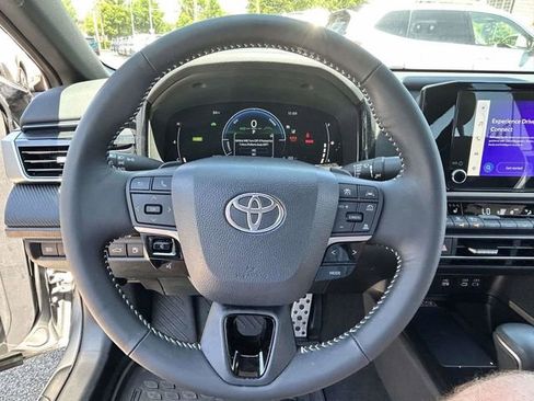 Used 2025 Toyota Camry SE FWD image 22