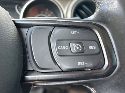 Certified 2020 Jeep Wrangler Sport AWD/4WD image 12
