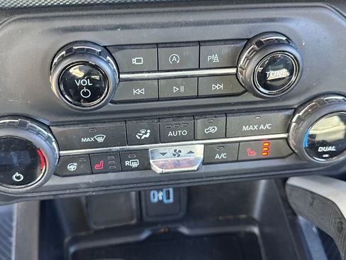 Used 2021 Ford Bronco First Edition AWD/4WD image 25