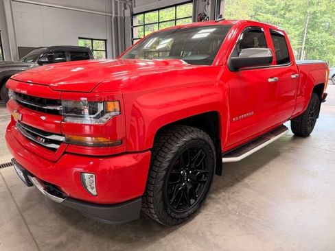 Used 2017 Chevrolet Silverado 1500 LT w/ All Star Edition AWD/4WD image 4