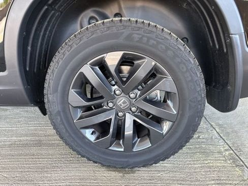 Certified 2025 Honda Ridgeline Sport image 7