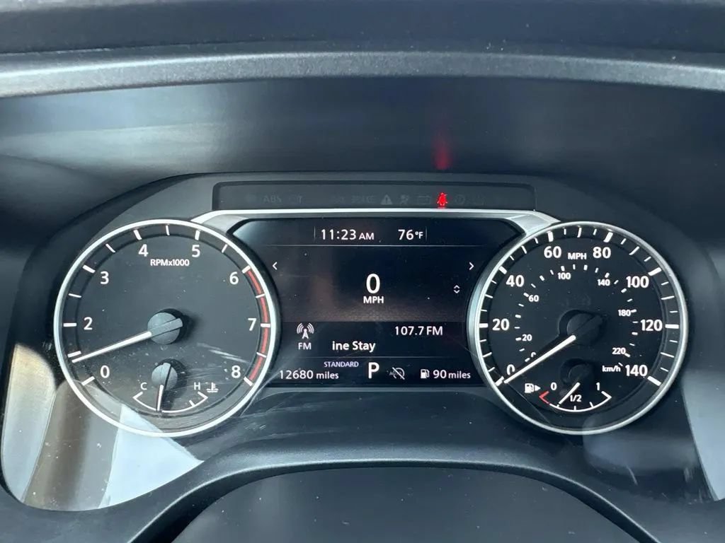 Used 2025 Nissan Rogue S FWD image 32
