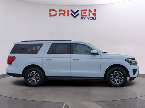 Used 2024 Ford Expedition Max XLT image 6