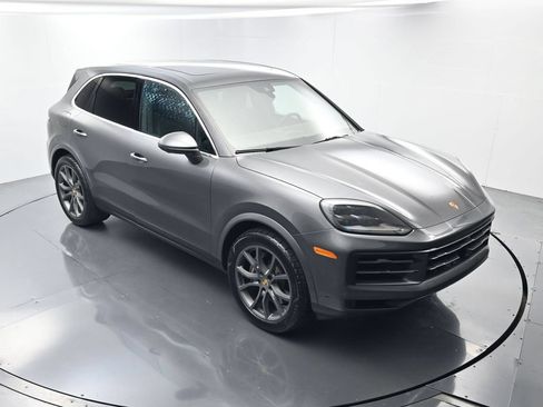 Certified 2024 Porsche Cayenne AWD/4WD image 42