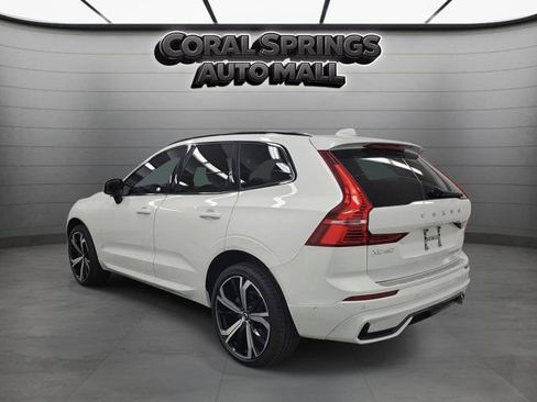 Used 2022 Volvo XC60 B5 R-Design w/ Advanced Package FWD image 4