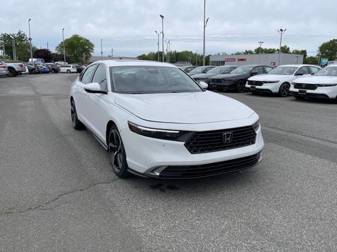 Used 2023 Honda Accord Touring image 1