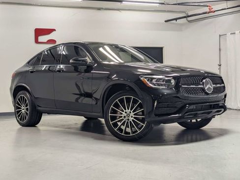 Used 2023 Mercedes-Benz GLC 300 4MATIC Coupe image 2