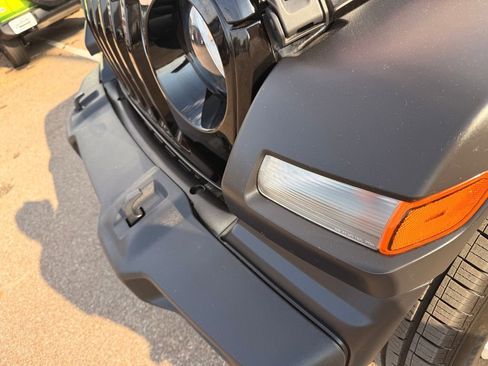 Used 2021 Jeep Wrangler Unlimited Sport AWD/4WD image 17