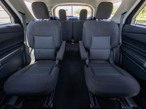 Certified 2024 Ford Explorer XLT RWD image 17
