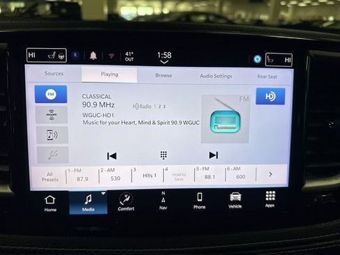 Used 2022 Chrysler Pacifica Touring-L w/ Uconnect Theater Family Group image 30