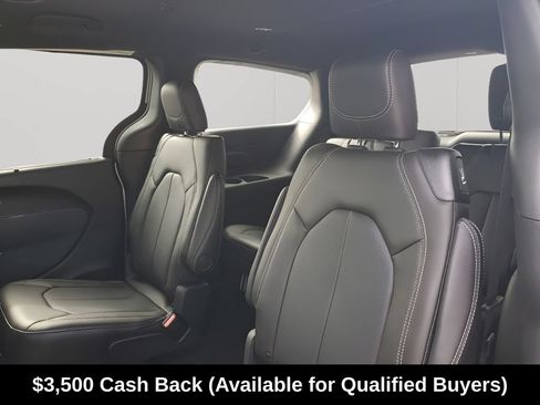 New 2026 Chrysler Pacifica Select FWD image 20