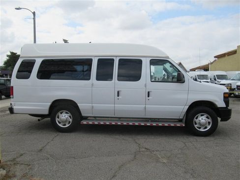 Used 2014 Ford E-250 and Econoline 250 Extended w/ Power Group image 16