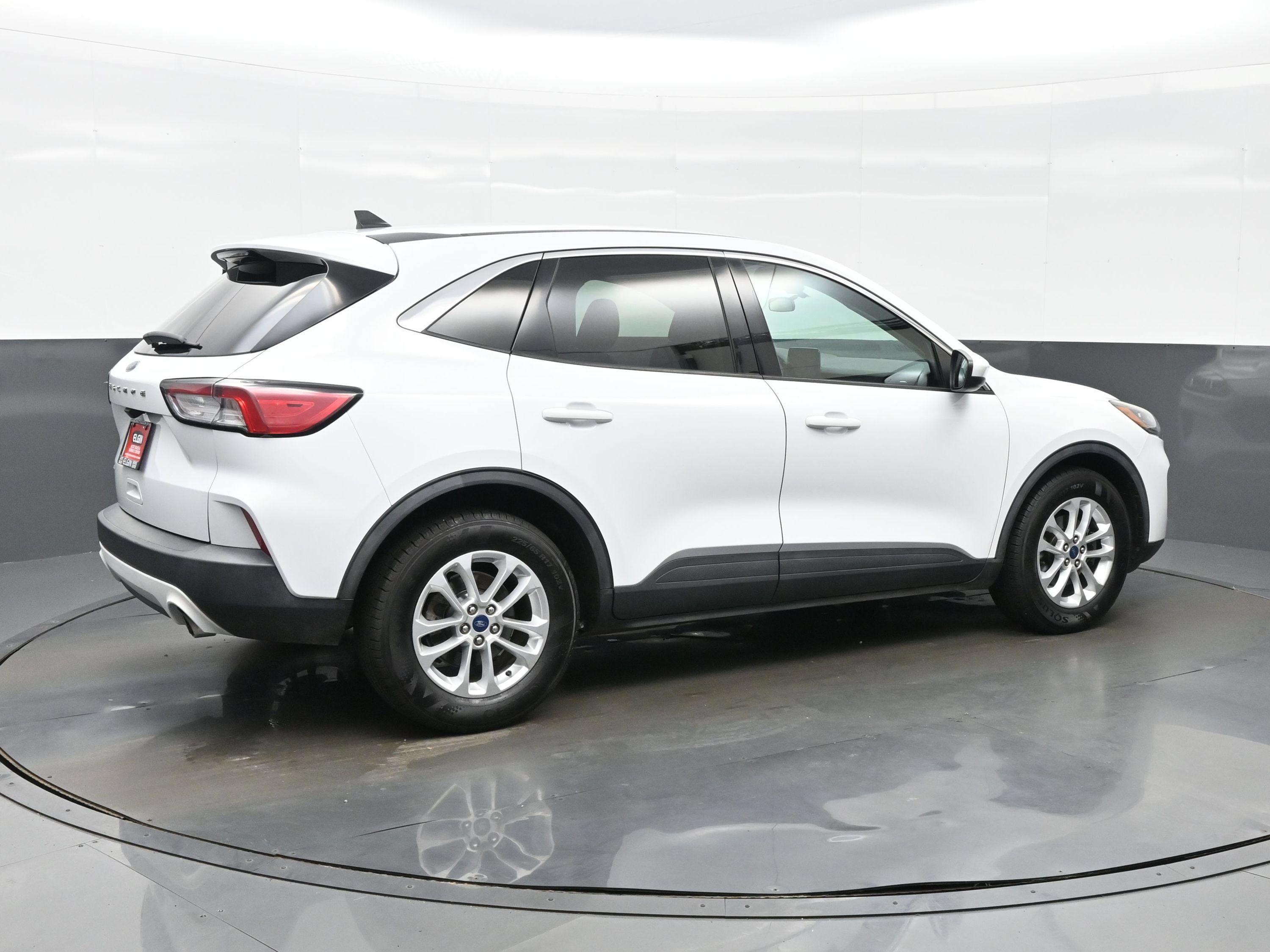 Used 2021 Ford Escape SE w/ Convenience Package FWD image 6