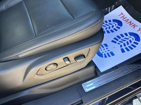 Used 2022 GMC Sierra 1500 SLT w/ SLT Premium Plus Package image 17