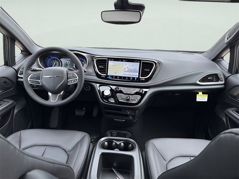 New 2026 Chrysler Pacifica Select image 15