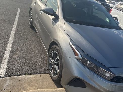 Used 2022 Kia Forte LXS w/ LXS Technology Package image 6