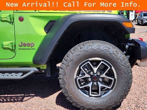 Used 2025 Jeep Wrangler Unlimited Rubicon w/ Safety Group AWD/4WD image 9