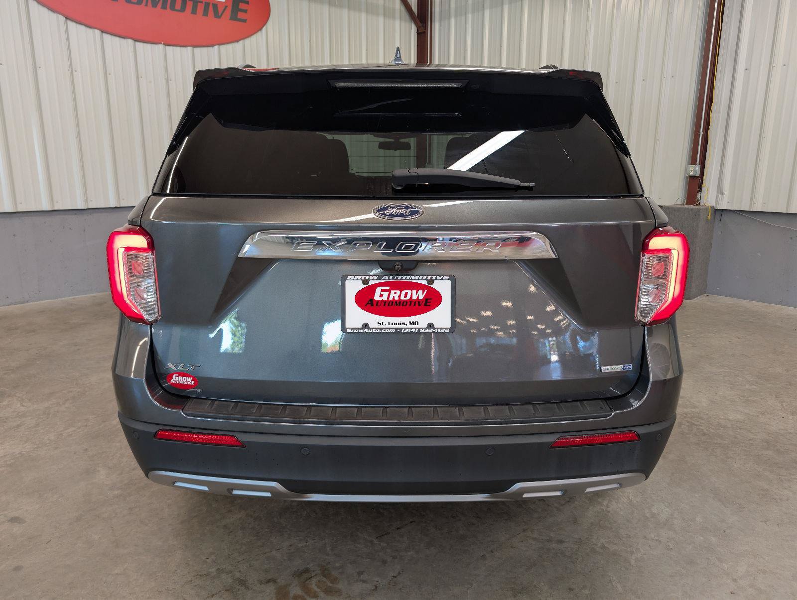Used 2020 Ford Explorer XLT w/ Equipment Group 202A AWD/4WD image 9