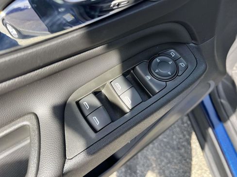 Used 2023 Chevrolet Equinox LT image 16