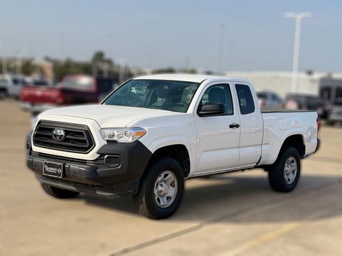 Used 2023 Toyota Tacoma SR RWD image 3