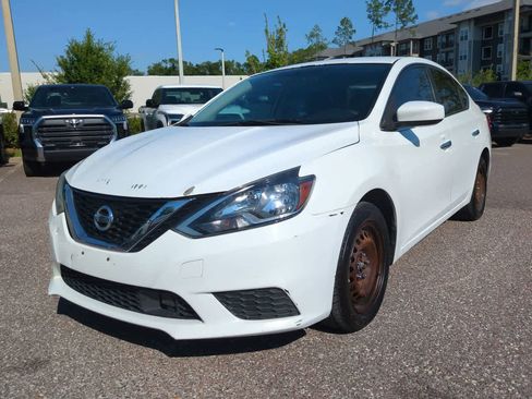 Used 2018 Nissan Sentra S FWD image 2