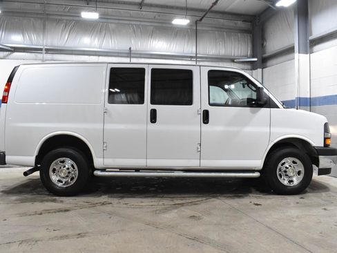 Used 2024 Chevrolet Express 2500 CARGO image 20