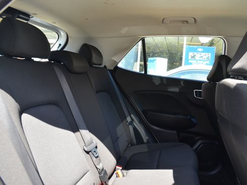 Used 2022 Hyundai Venue SE image 18