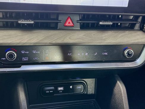 Used 2025 Kia Sportage X-Line w/ Premium Package AWD/4WD image 16