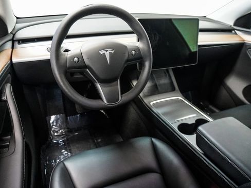 Used 2023 Tesla Model Y Long Range AWD/4WD image 12
