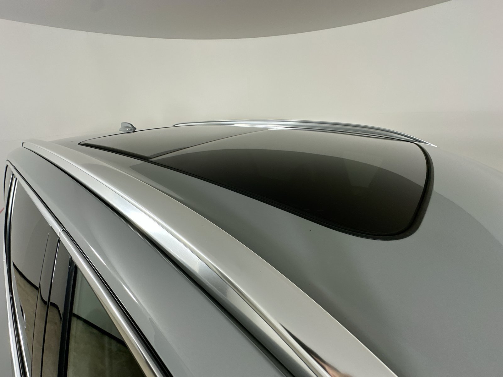 Certified 2025 Volvo XC90 B6 Plus AWD/4WD image 11